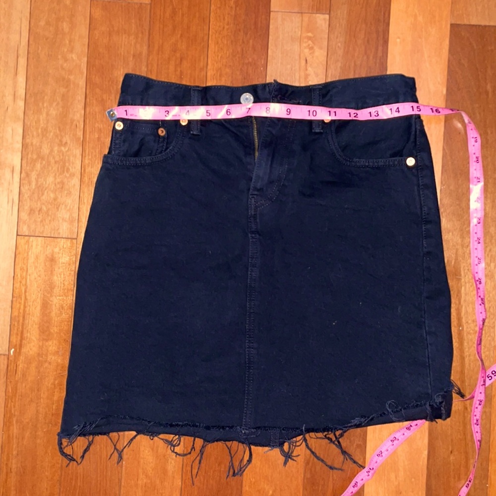 Levi black denim skirt
